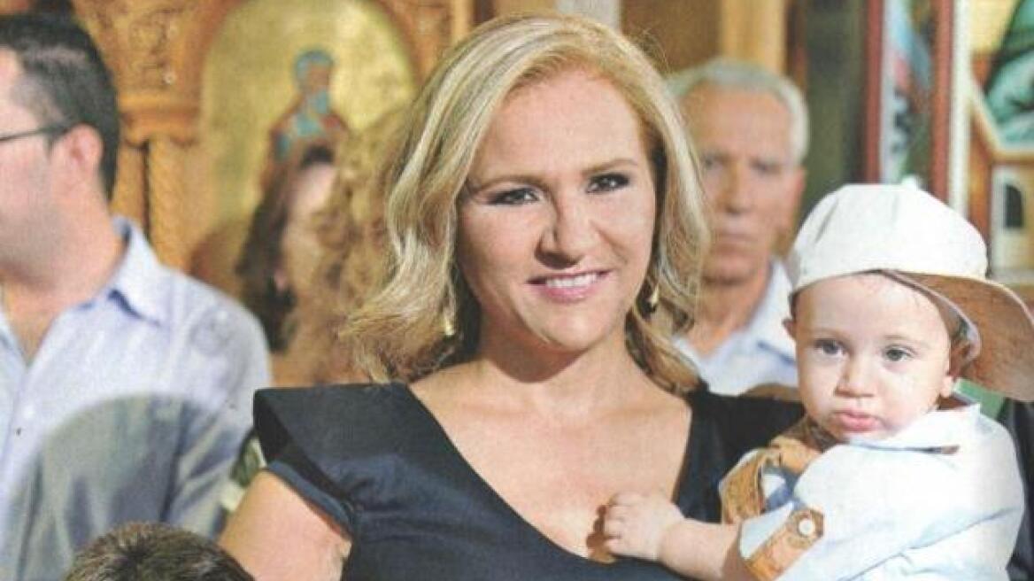 Η Μπέσυ Μάλφα έγινε νονά