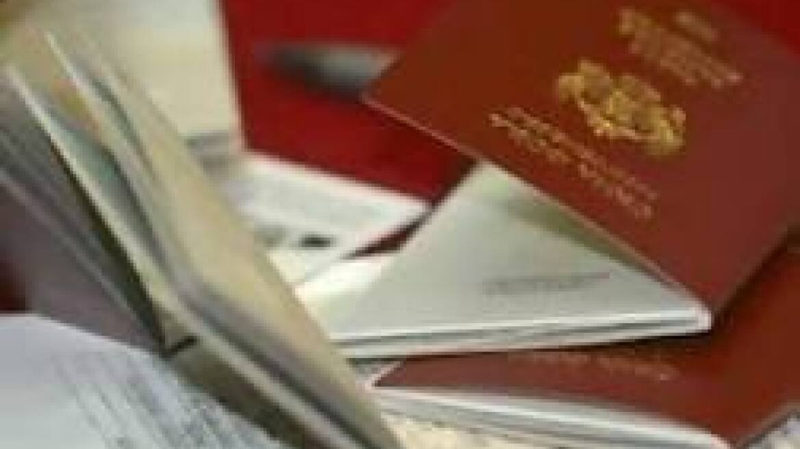 Εντοπίστηκε στα Σεπόλια εργαστήριο κατασκευής πλαστών ταξιδιωτικών εγγράφων 