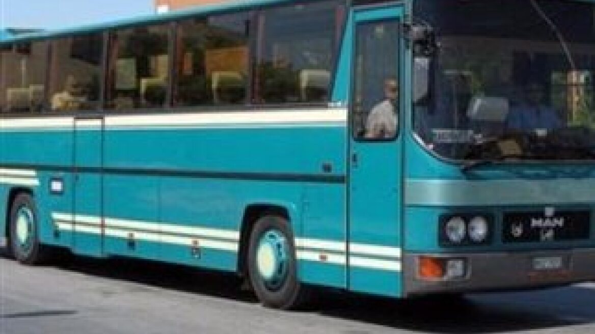 Μεθυσμένος επιτέθηκε σε λεωφορείο του ΚΤΕΛ Ηλείας με μαθητές