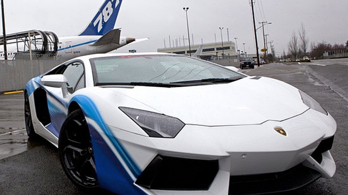 Video: Το κοινό DNA Aventador και Dreamliner