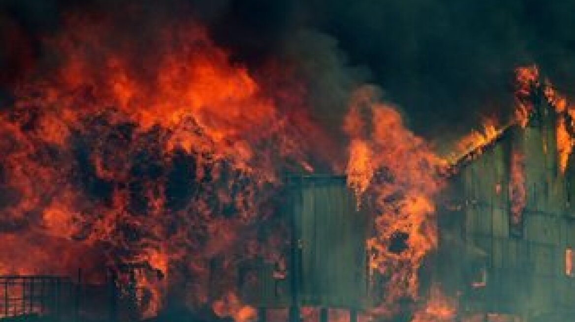 Ανεξέλεγκτες πυρκαγιές λόγω καύσωνα στην Τασμανία 