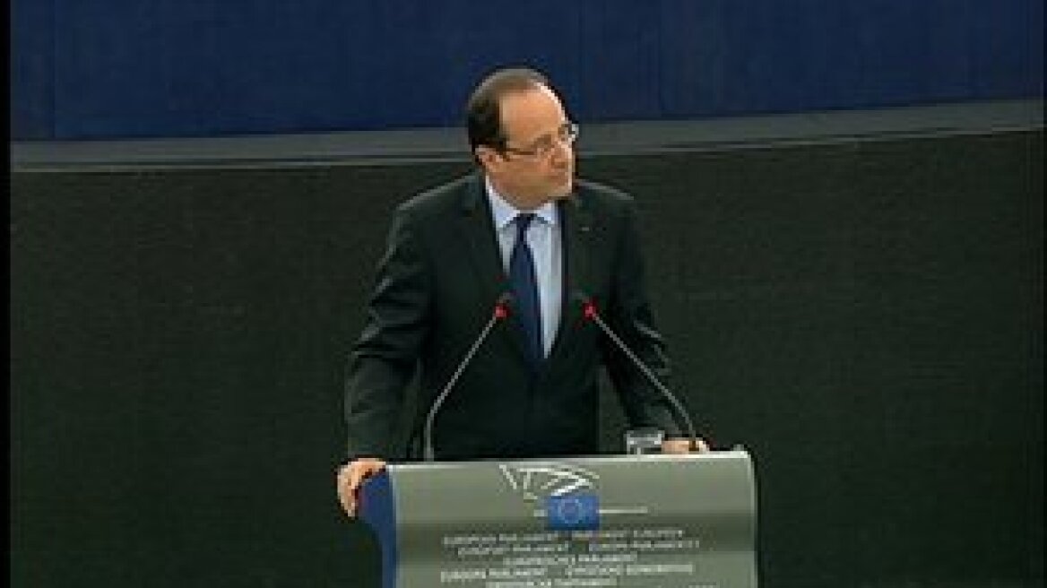 Ολάντ: Κάποιοι βιάστηκαν να ξεγράψουν την Ελλάδα από το ευρώ