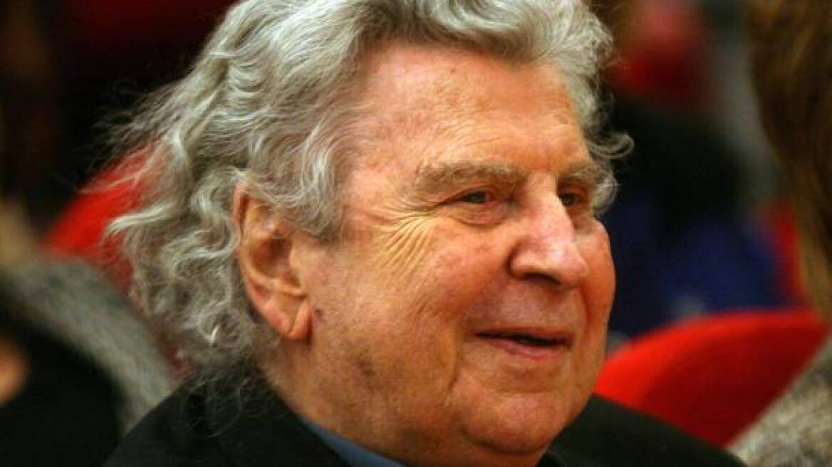 Στο νοσοκομείο με λοίμωξη του αναπνευστικού ο Μίκης Θεοδωράκης