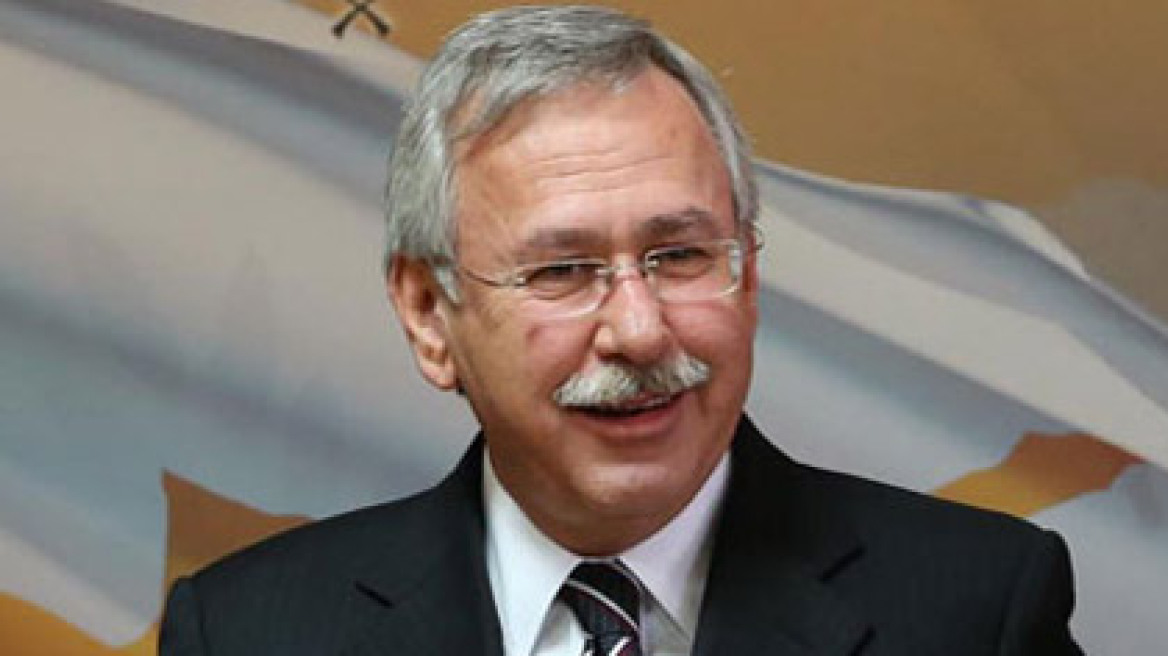 Χάσικος: H Tρόικα δεν θέλει να ξανανοίξουν Λαϊκή και Κύπρου