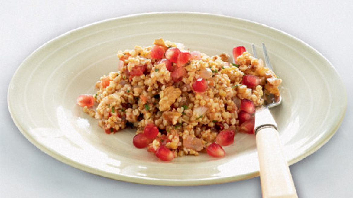 Μια αρωματική πολύχρωμη πλιγουροσαλάτα