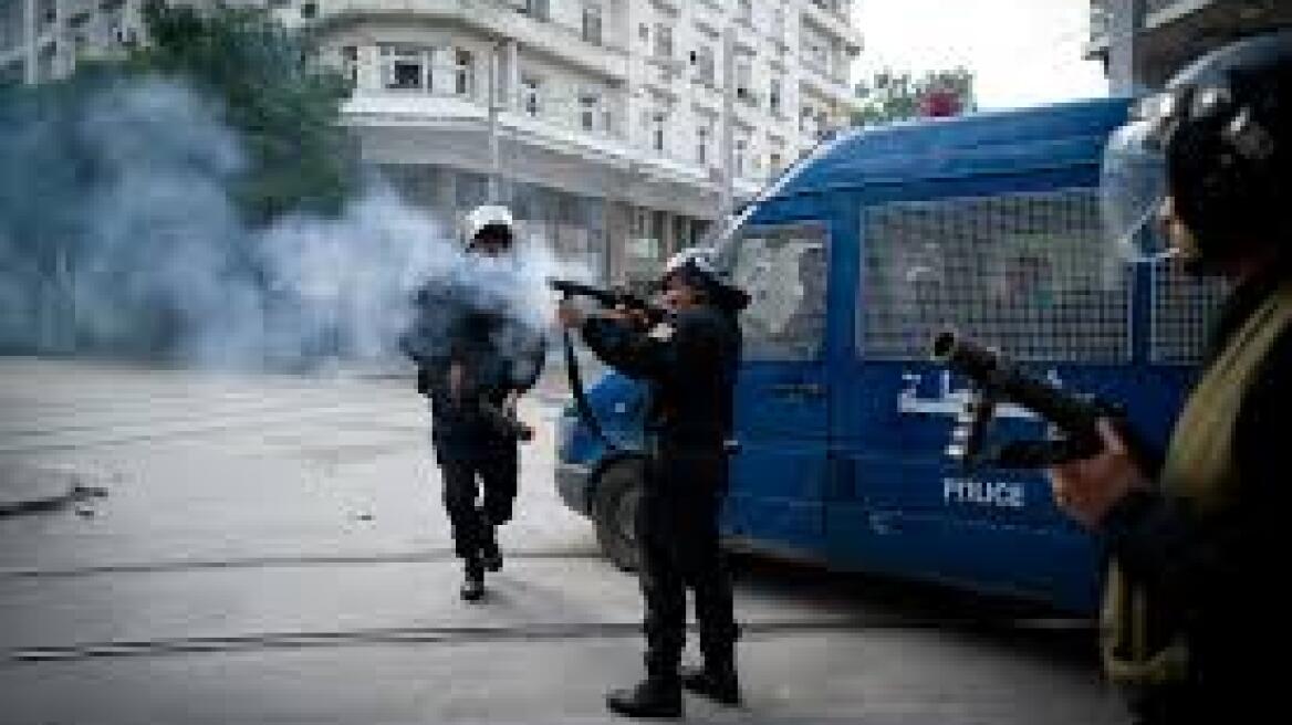 Τυνησία: Ένας νεκρός σε συγκρούσεις μεταξύ αστυνομίας και ισλαμιστών 