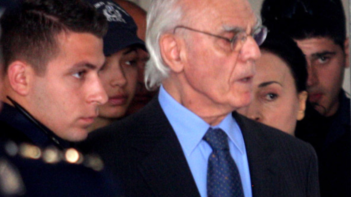 Ο εξάδερφος Ζήγρας «τελειώνει» τον Ακη στη δίκη