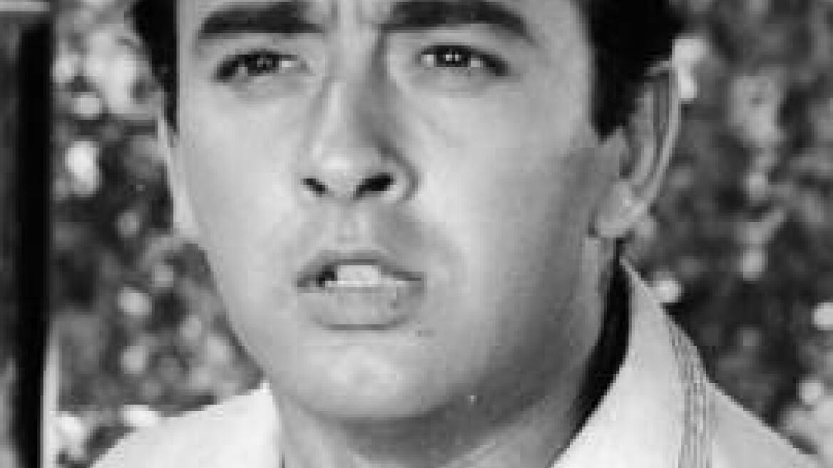 Πέθανε ο Ανδρέας Ντούζος