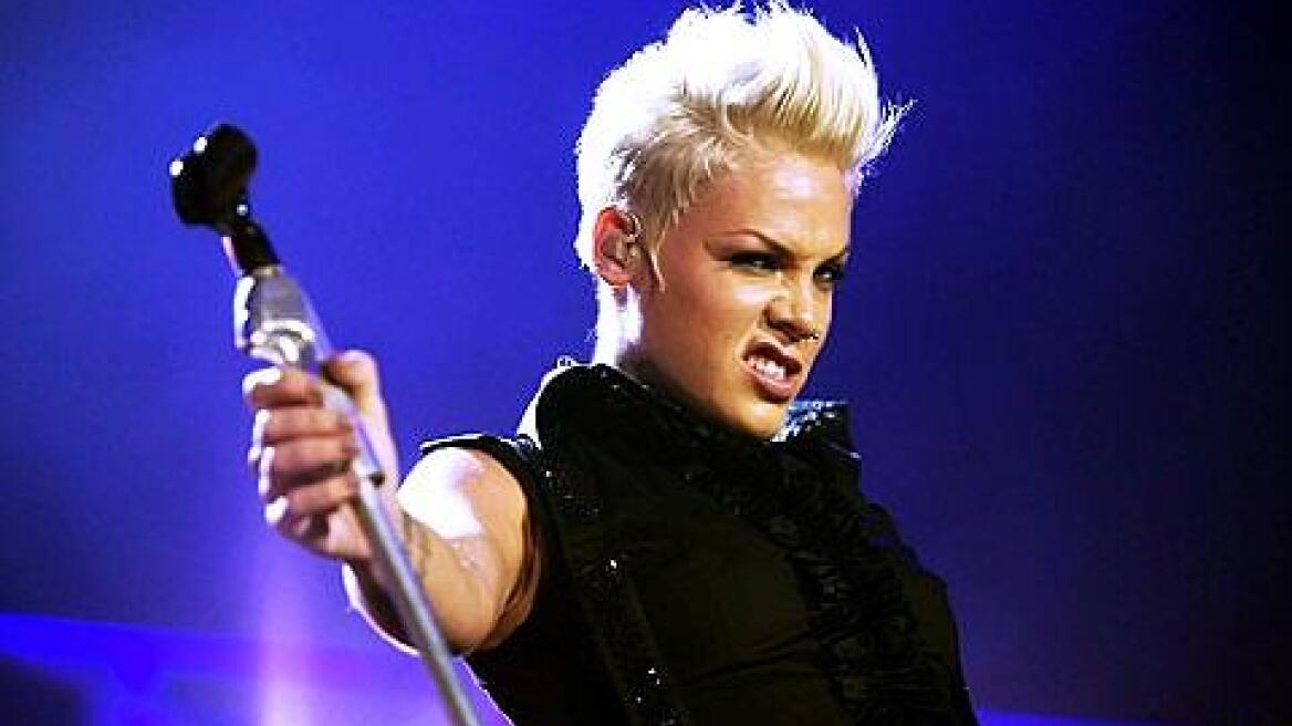 Pink: «Είμαι μία τσούλα που συμμορφώθηκε»