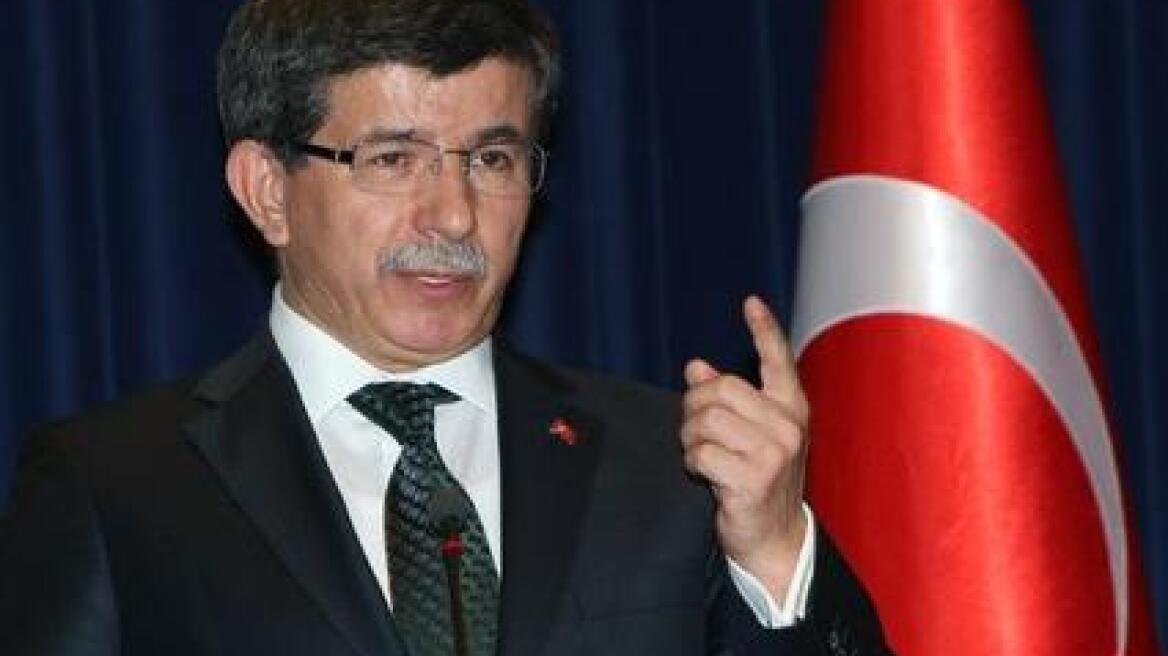 Δάκτυλο της Δαμασκού πίσω από την επίθεση στο Ρεϊχανλί βλέπει ο Νταβούτογλου