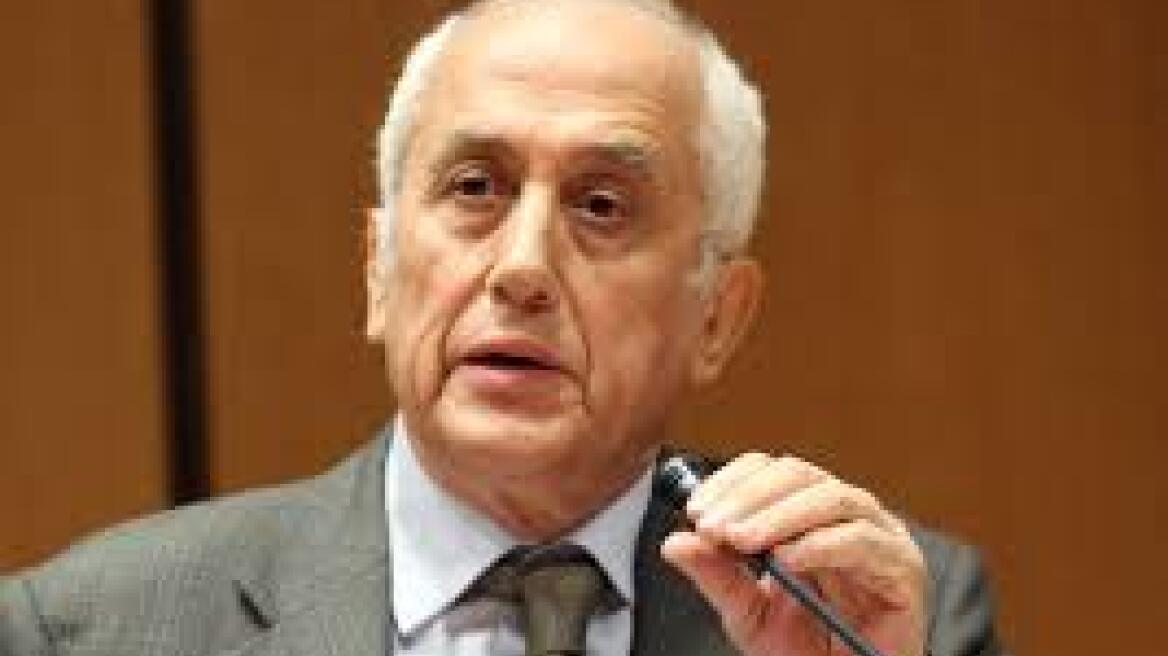 Ρουπακιώτης: Θα τιμωρείται η εκφώνηση ρατσιστικών φράσεων