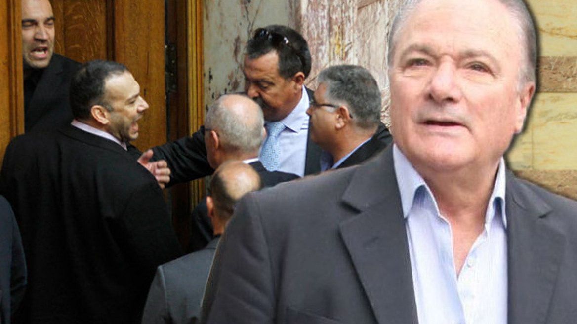 Σύμφωνα με τα πρακτικά ο Πάντζας είπε «Χάιλ Χίτλερ»