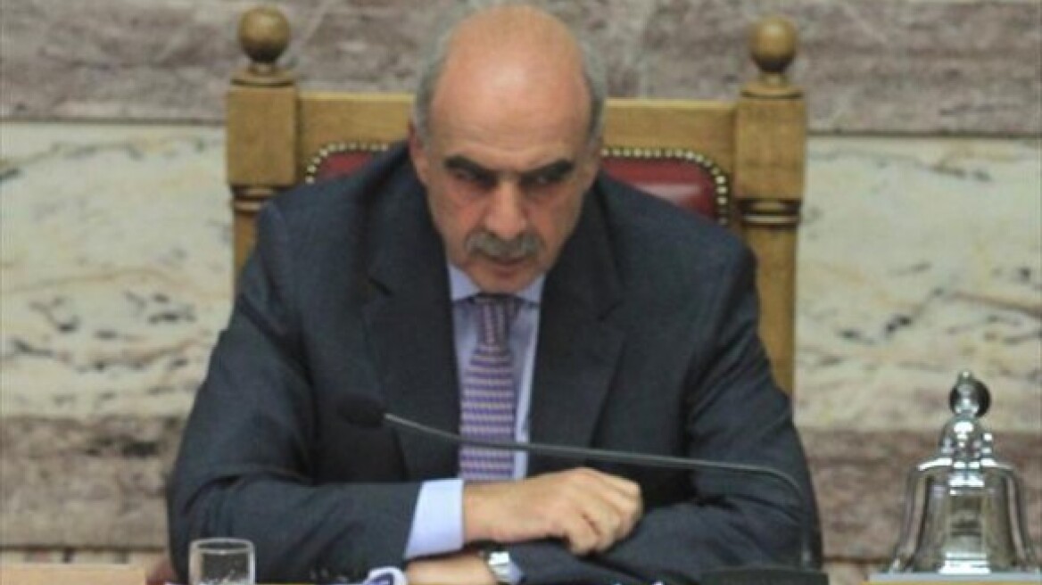 Δεν γνωρίζω βουλευτές που οπλοφορούν στη Βουλή, λέει ο Μεϊμαράκης 