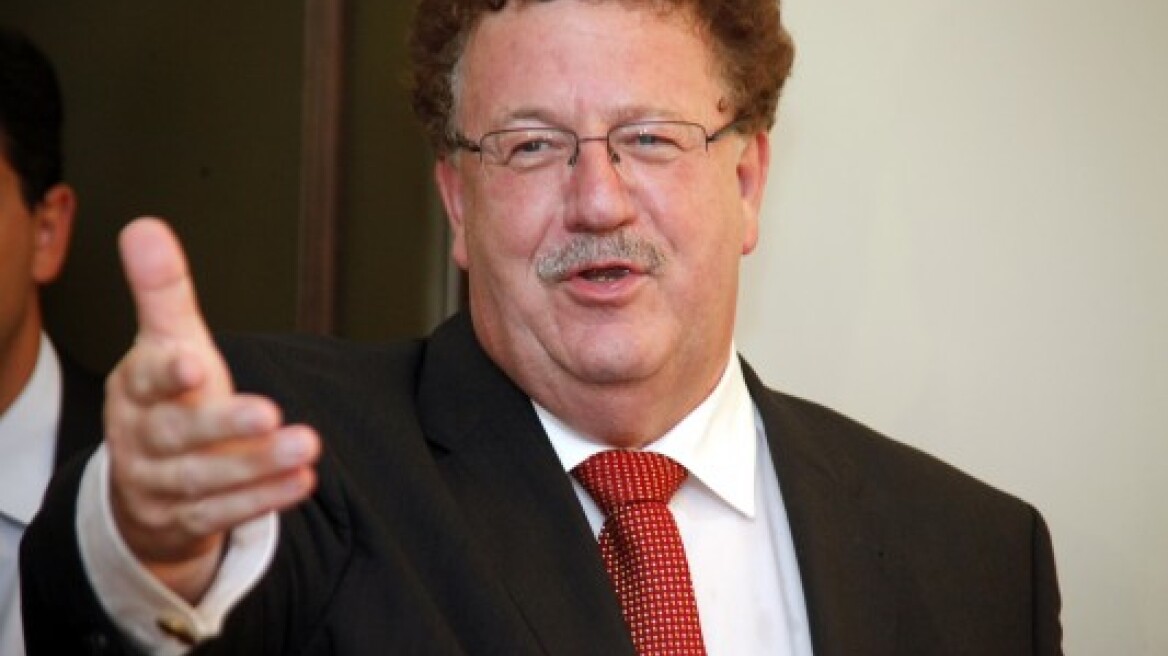 Το μεταλλικό νερό Ξινό και τα κρασιά του Αμυνταίου θέλει ο Φούχτελ! 