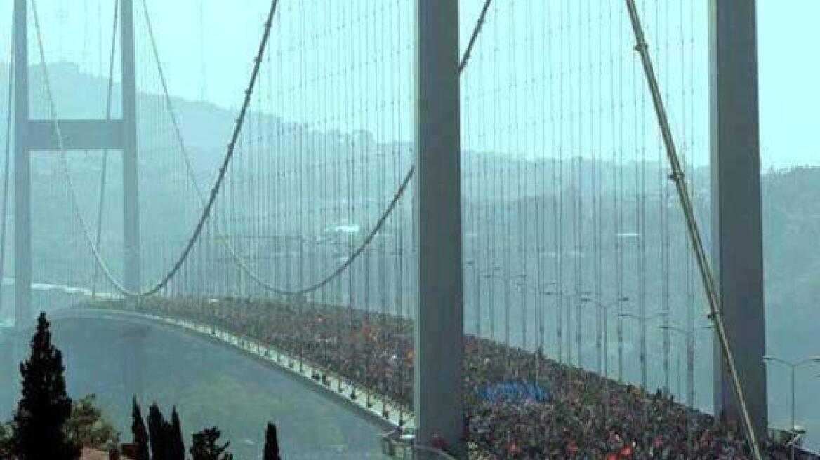 Η φωτογραφία που διχάζει το Διαδίκτυο