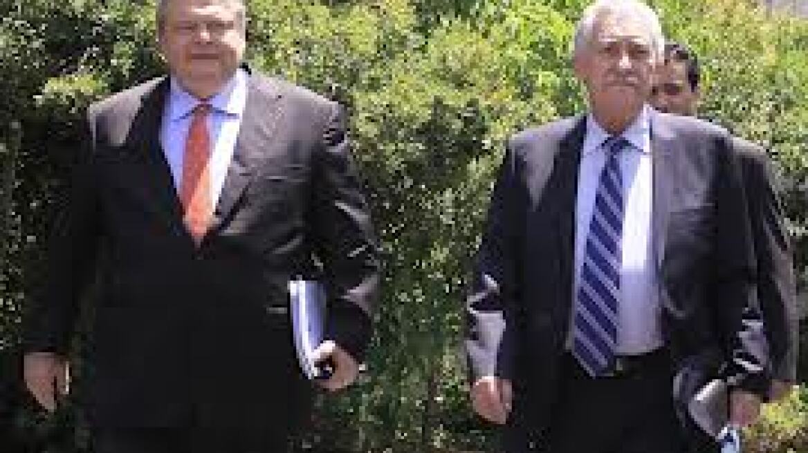 Σε συνεχή επαφή Βενιζέλος-Κουβέλης για κοινό μέτωπο στην σύσκεψη της Τετάρτης