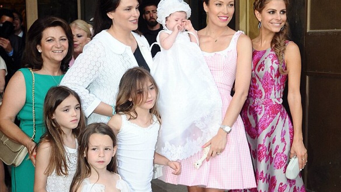 Και η Daily Mail ασχολήθηκε με τη βάφτιση Χρουσαλά – Πατίτσα!