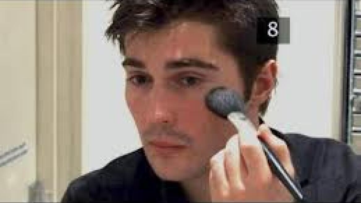 Έρευνα-σοκ: Ένας στους δέκα άντρες φοράει makeup! 