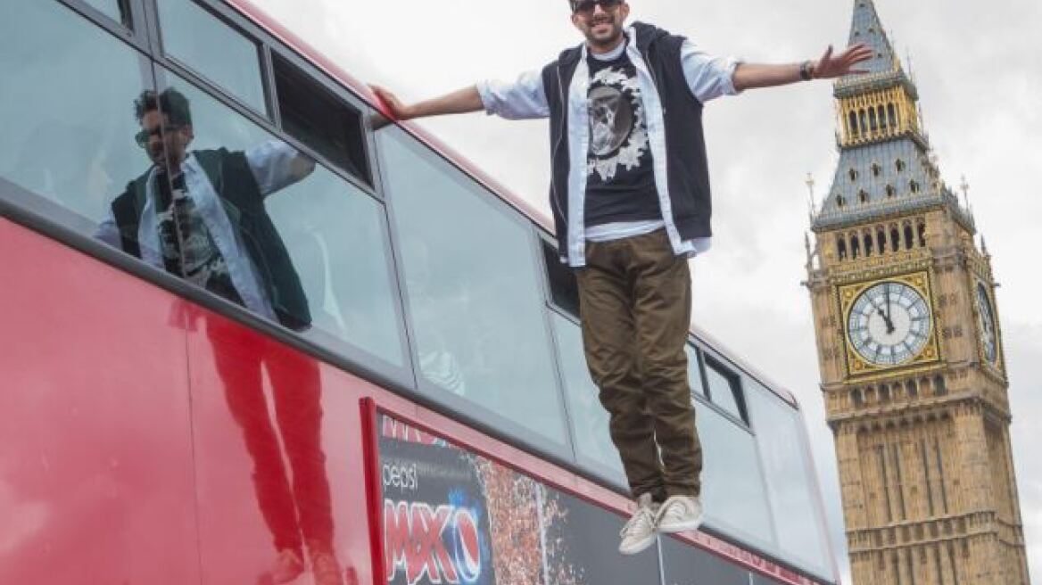 Βίντεο: Άφωνοι οι κάτοικοι του Λονδίνου από την επίδειξη του μάγου Dynamo