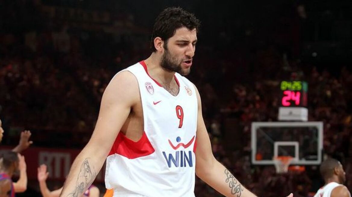 Μπουρούσης: «Δεν με σεβάστηκαν στον Ολυμπιακό»