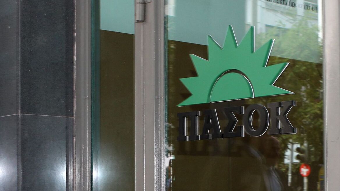 Τι λέει το ΠΑΣΟΚ για την αποχώρηση Παναγιωτακόπουλου 