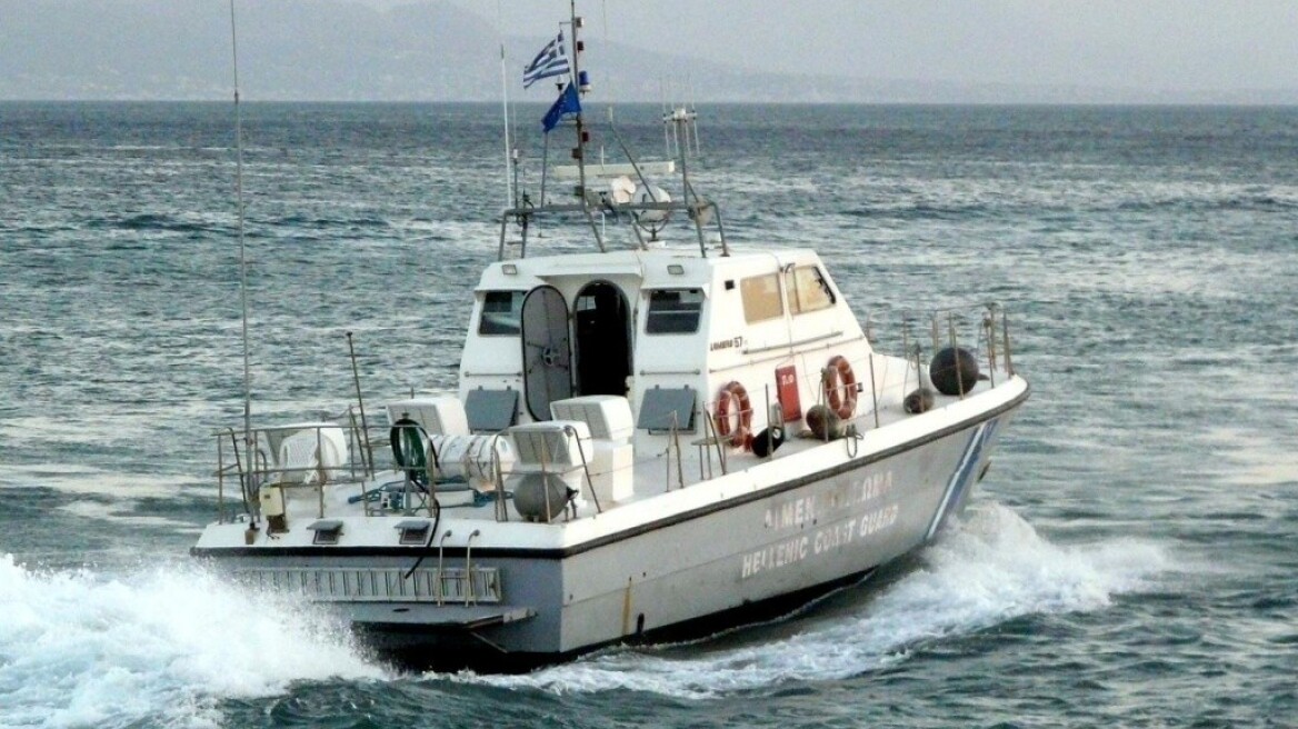 Πυρκαγιά σε ιστιοφόρο στη θαλάσσια περιοχή της Καλαμαριάς