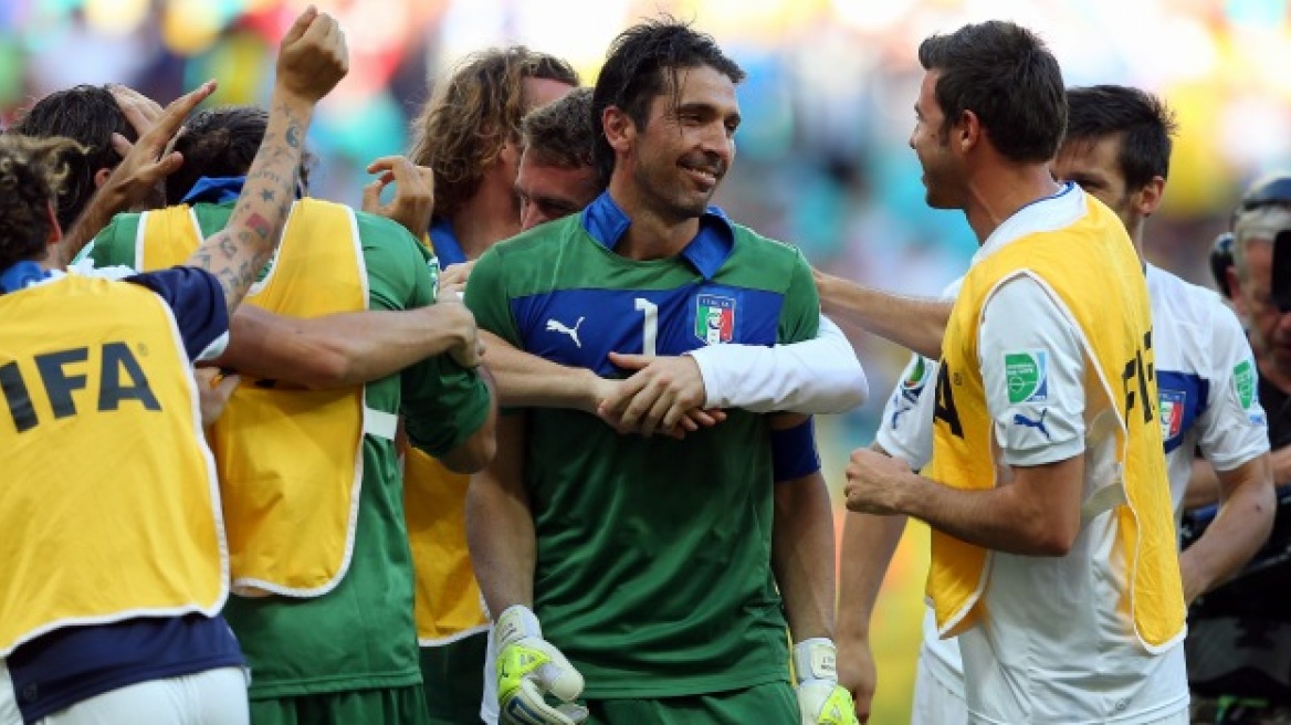 «Superman» ο Μπουφόν!