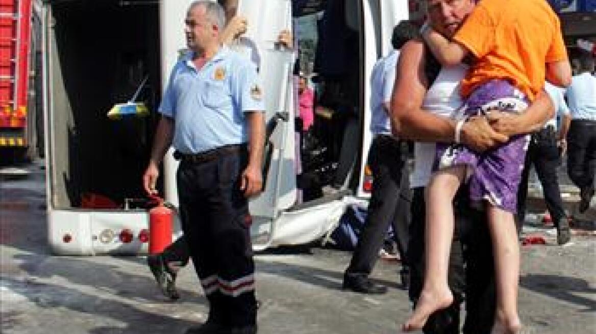 Τουρκία: Δύο νεκροί και 25 τραυματίες απο ανατροπή λεωφορείου 