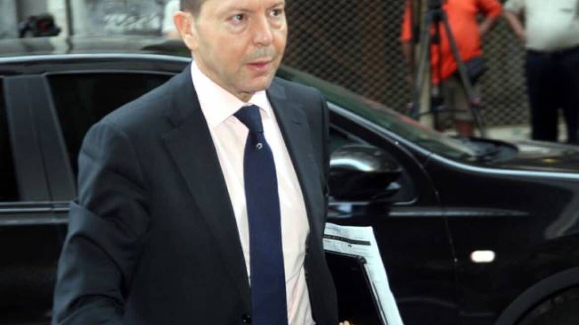 Ευρεία σύσκεψη Στουρνάρα με υπουργούς εν όψει τρόικας