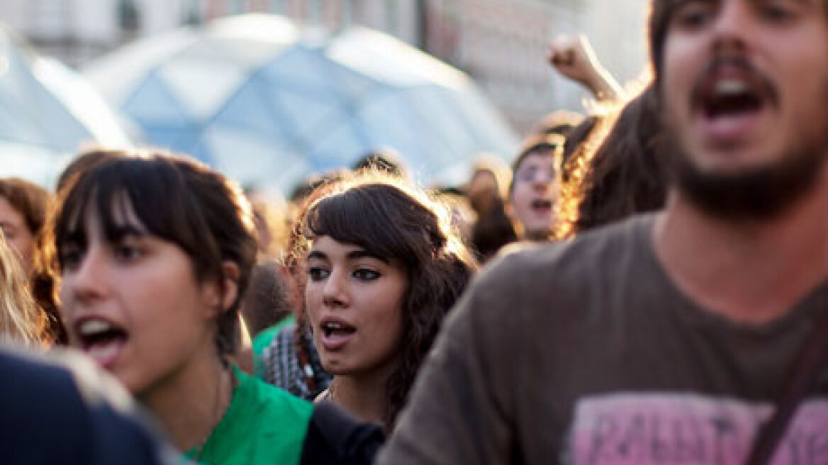 Guardian: Έλληνες, νέοι, με προσόντα, αλλά... άνεργοι 