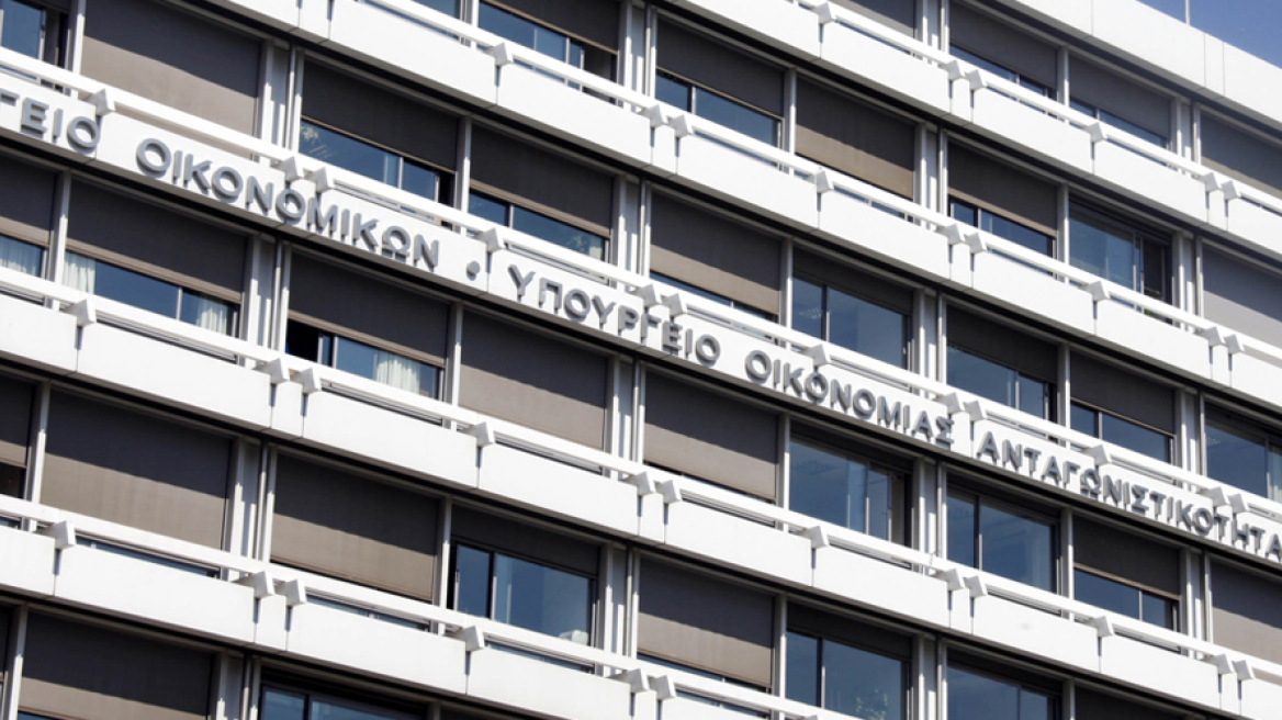 Τρέχουν για να κλείσουν τα μέτωπα ως την Κυριακή