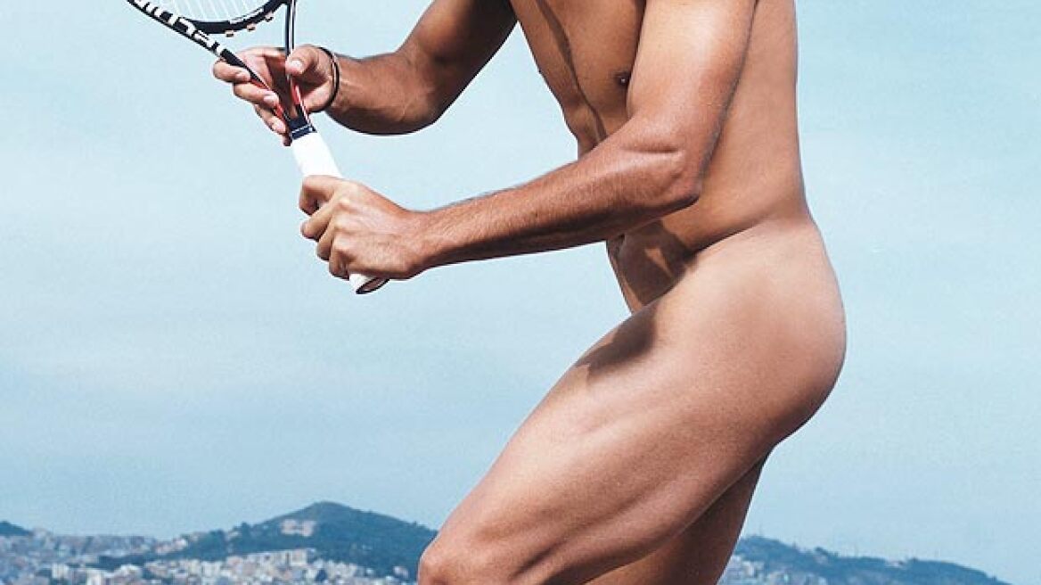 Διάσημος τενίστας φωτογραφήθηκε μόνο με τη... ρακέτα του