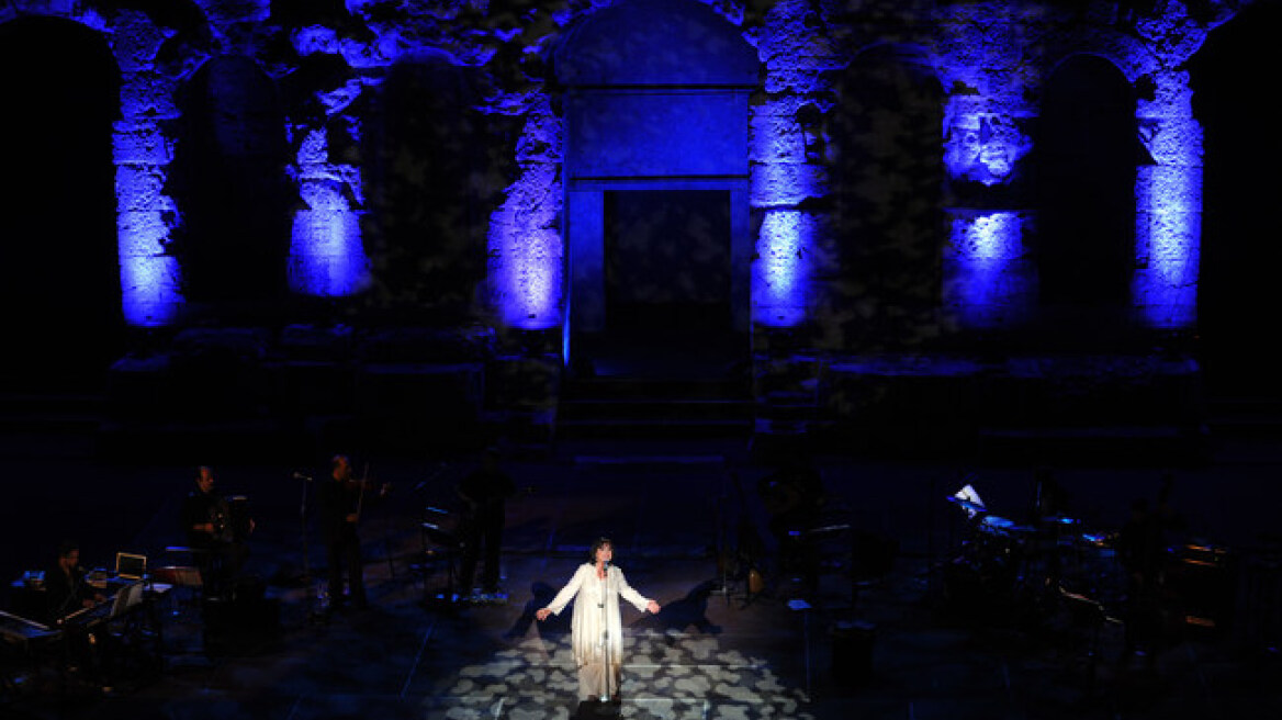 «Μάγεψε» η Χαρούλα Αλεξίου στο Ηρώδειο!