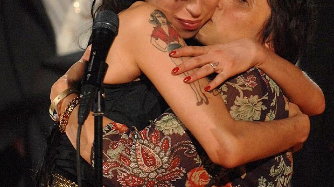  Η μητέρα της Έιμι Γουάινχαουζ ήξερε ότι η κόρη της θα πεθάνει