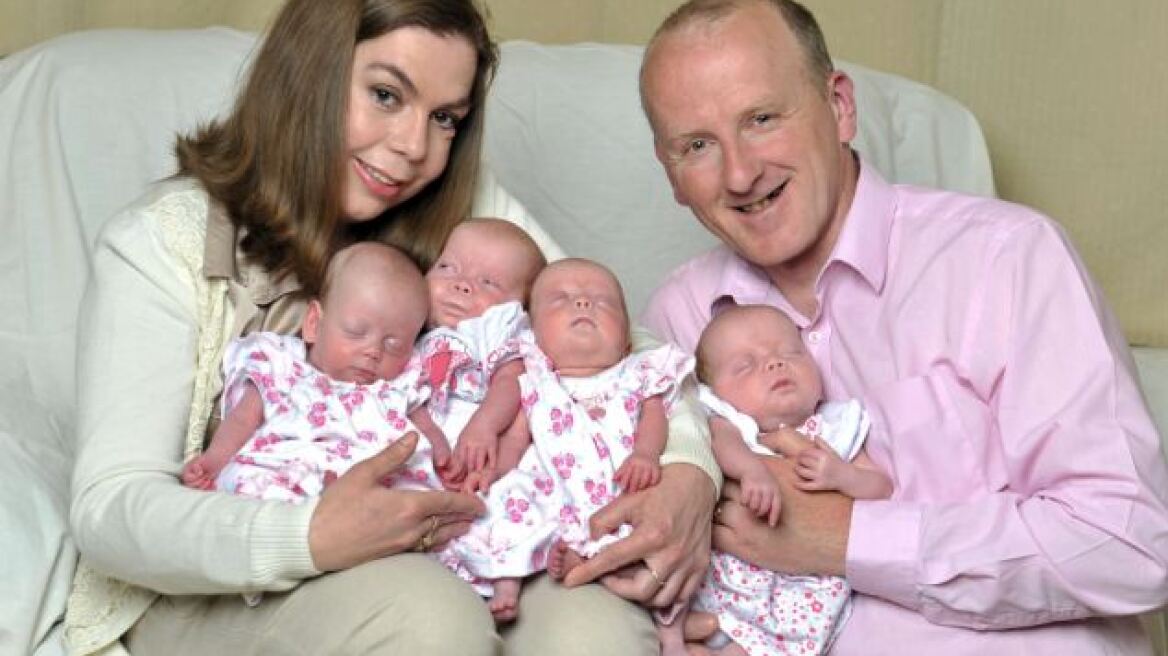 Τι κάνει ξεχωριστό αυτό το ζευγάρι με τα τετράδυμα;