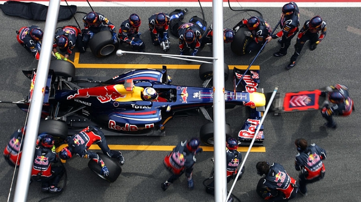 Video: Με σπασμένα πλευρά-κλείδα και διάσειση την γλίτωσε ο καμεραμάν