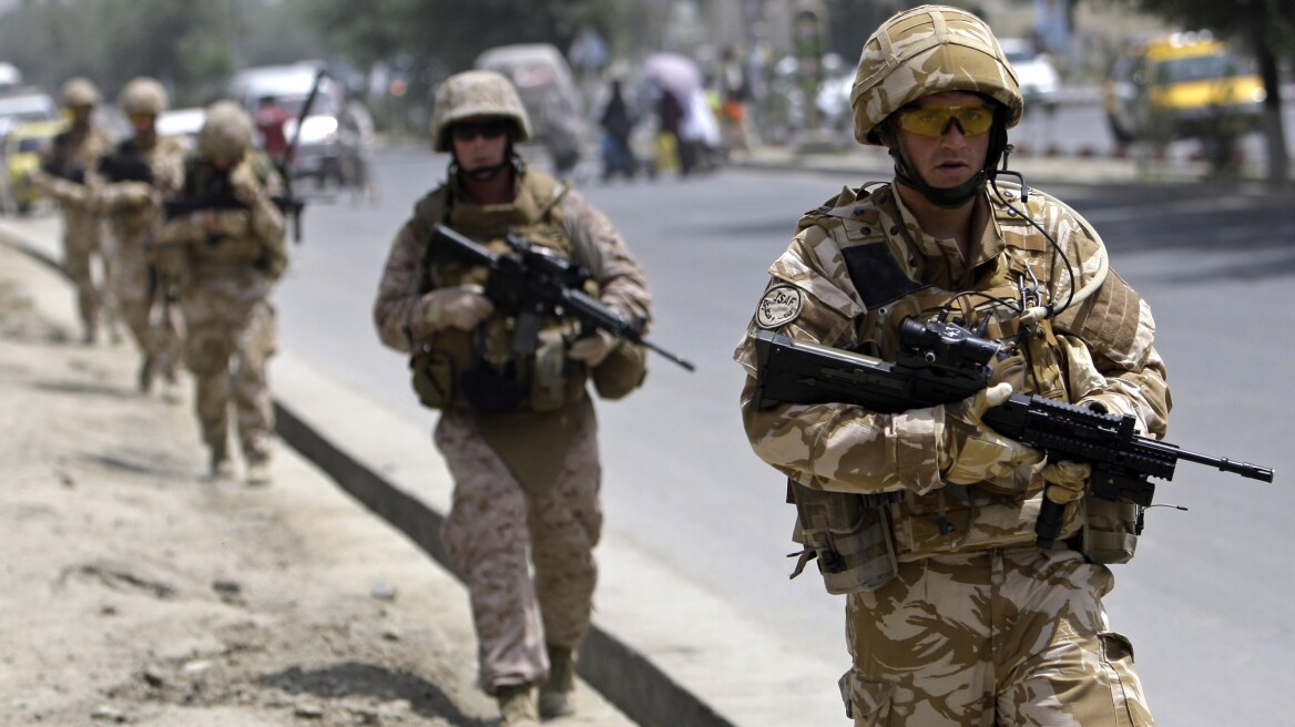 Αναποφάσιστος ο Ομπάμα για την παραμονή στρατευμάτων στο Αφγανιστάν