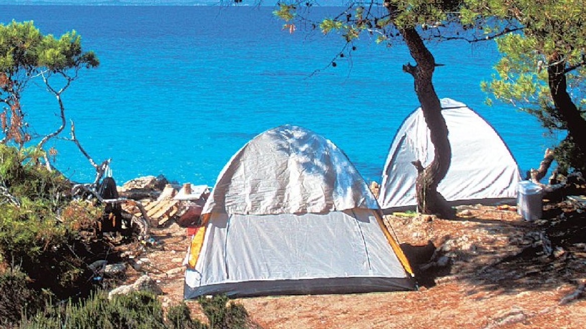 Στα 300 ευρώ το πρόστιμο για το ελεύθερο κάμπινγκ