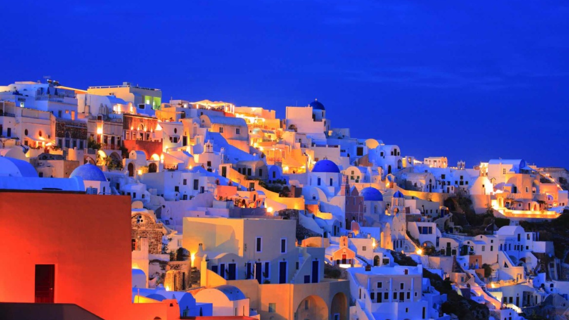 Οι ξένοι τουρίστες ψηφίζουν Σαντορίνη!