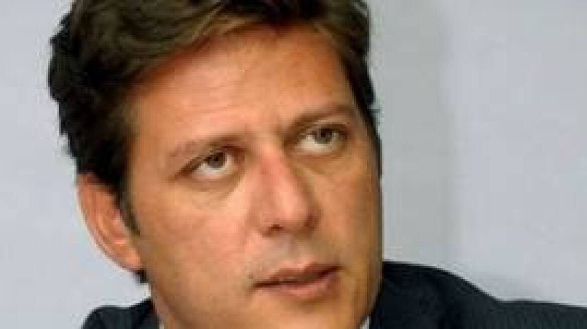 Τέλος στις δωρεάν μετακινήσεις βουλευτών, Μητροπολιτών, αρχηγών…  