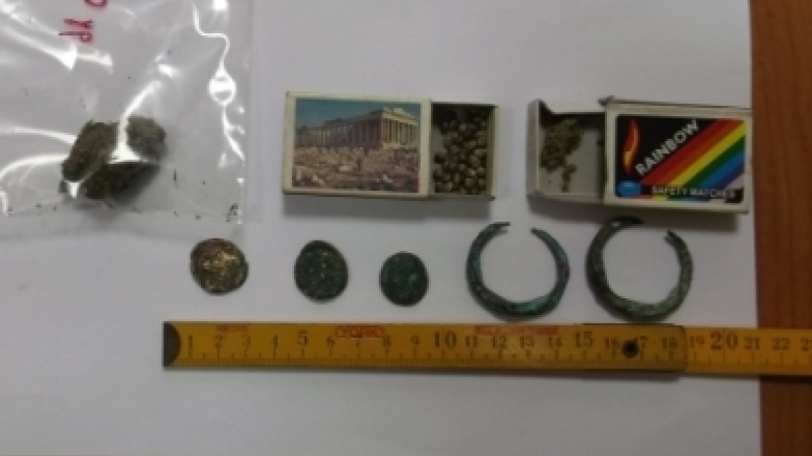 Βρέθηκαν αρχαία και ναρκωτικά σε σπίτι στην Άρτα