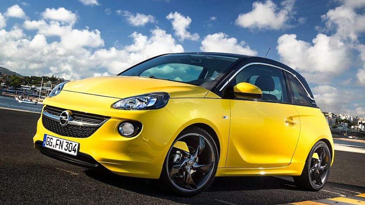 Video: Το νέο Opel Adam τα βάζει με... παρκουρίστες