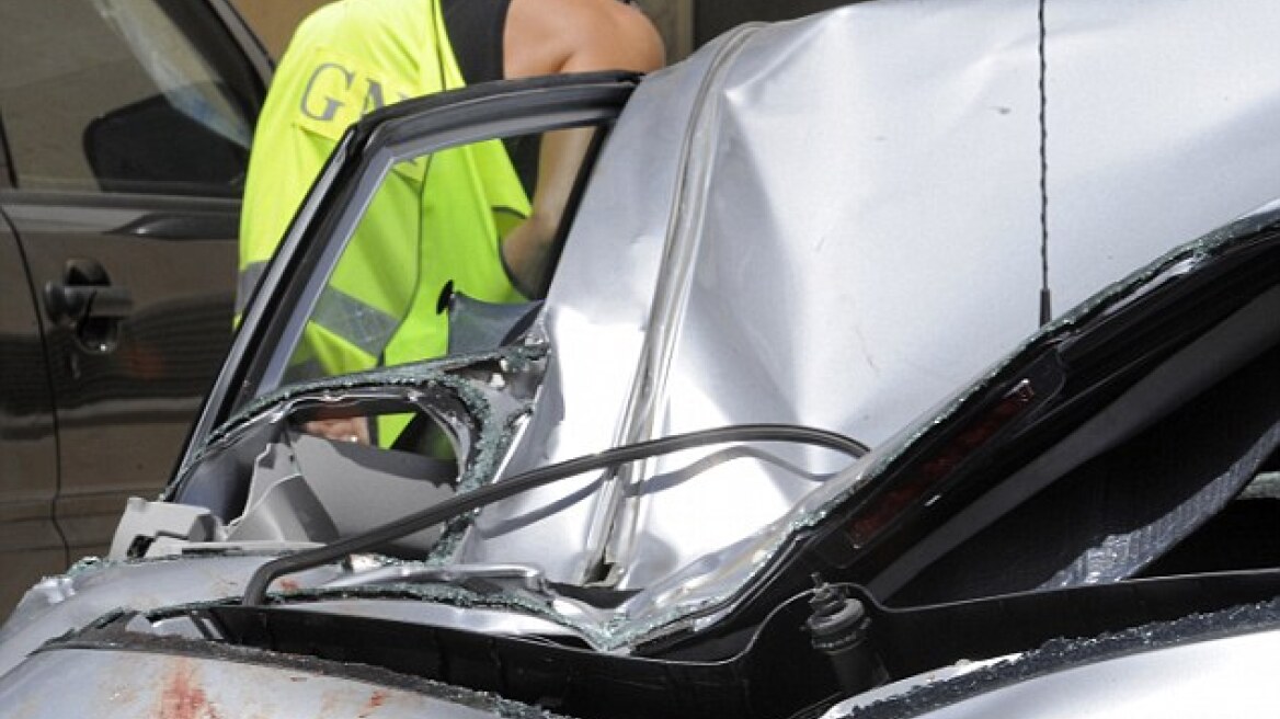 Έπεσε από τον 14ο όροφο και τη γλίτωσε με κάταγμα στο πόδι