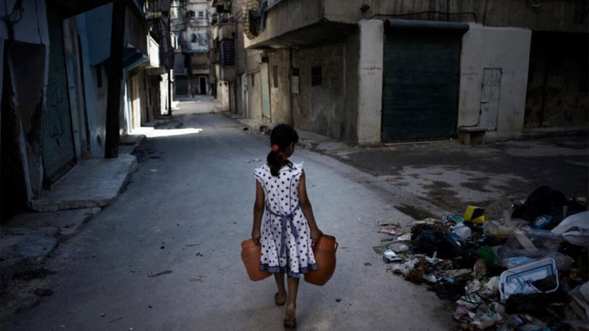 Η UNICEF κρούει τον κώδωνα του κινδύνου για 400.000 εγκλωβισμένους αμάχους στη Χομς 