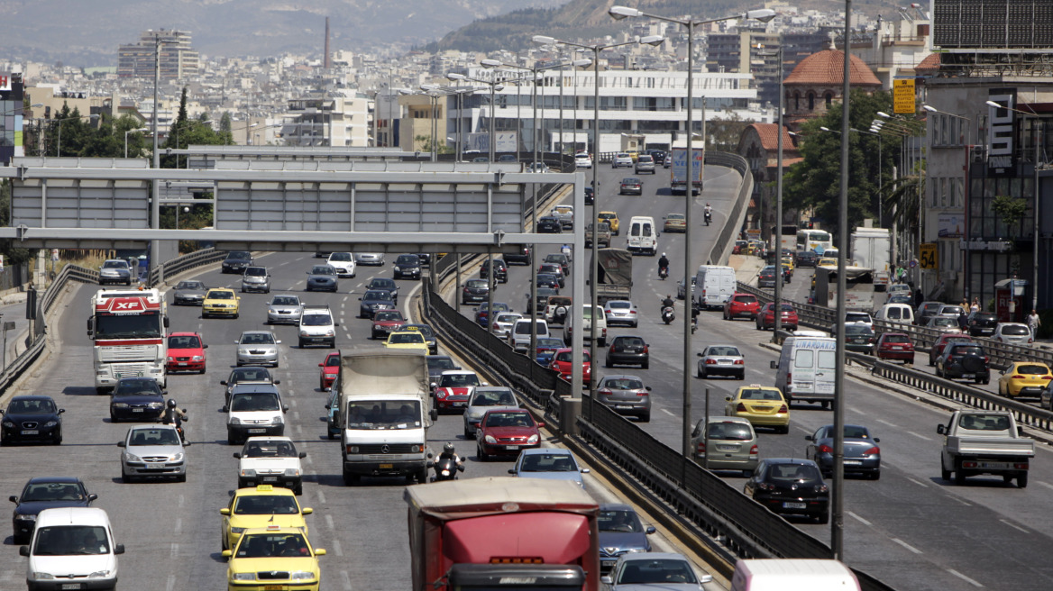 Μειωμένη ελαφρώς η έξοδος των Αθηναίων με αυτοκίνητο