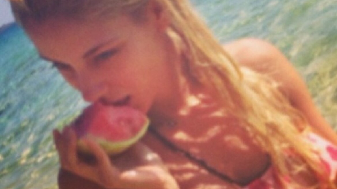 H Δούκισσα Νομικού εύχεται «καλό υπόλοιπο διακοπών»