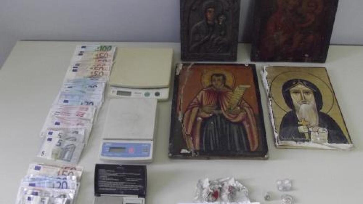 Μαζί με τα ναρκωτικά είχαν και εικόνες
