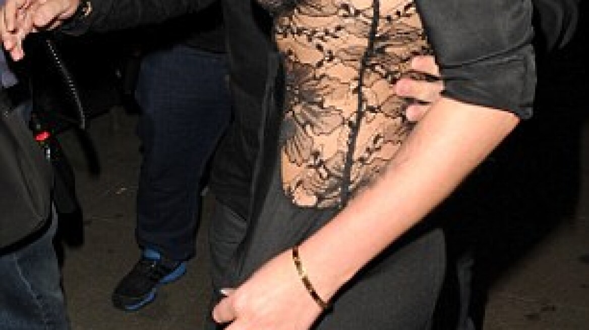 Helen Flanagan: Λίγο από μέση, λίγο από πόδι, πολύ από στήθος!