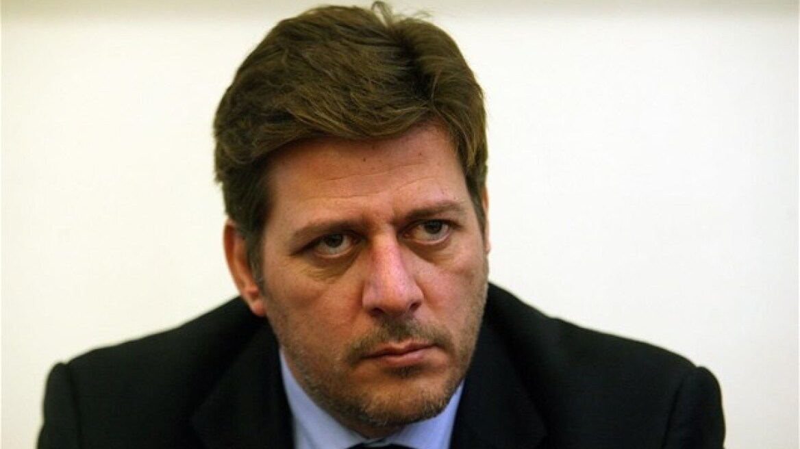 Αιφνιδιαστικές επισκέψεις Βαρβιτσιώτη σε υπηρεσίες του υπουργείου 
