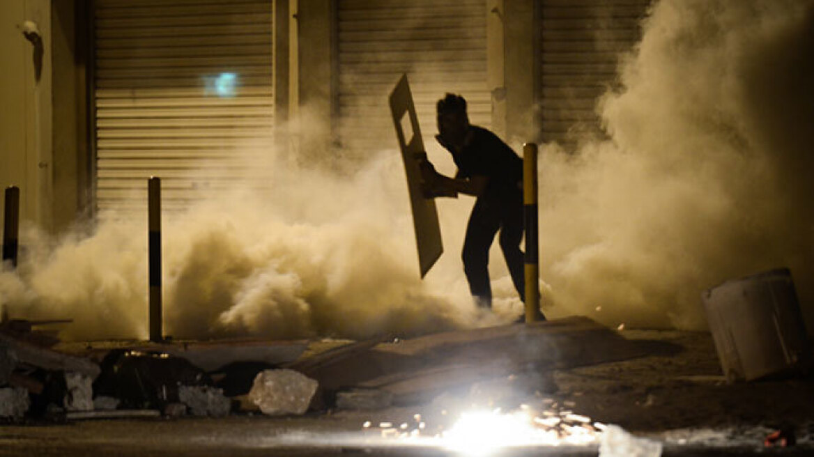 Μπαχρέιν: Εκτεταμένη χρήση δακρυγόνων εναντίον χιλιάδων διαδηλωτών